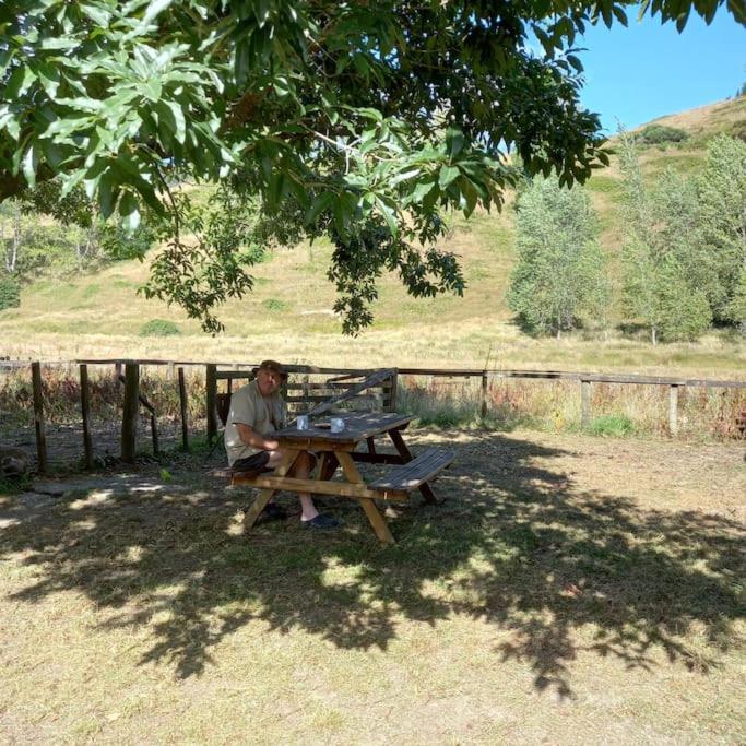 דירות Owen River Rustic Woolshed מראה חיצוני תמונה